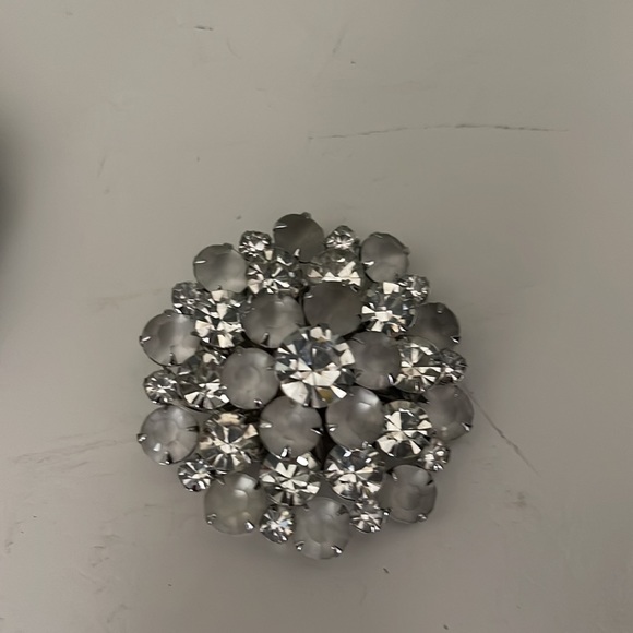 White and Crystal Pin by Lisa - Picture 7 of 7